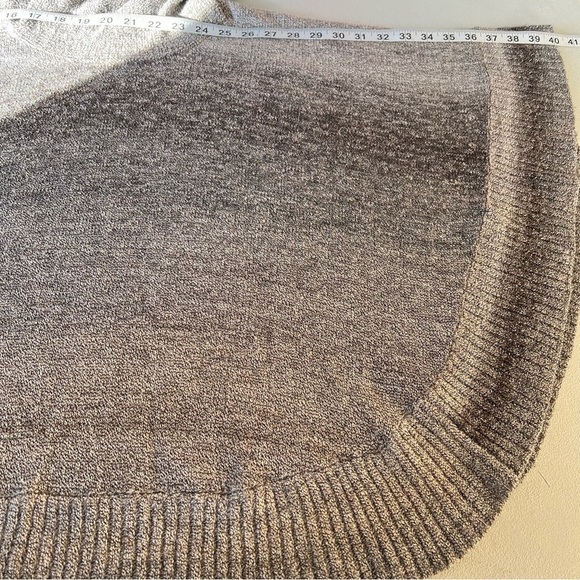 Leo & Nicole Poncho Ombré Knit Cape - Picture 9 of 11